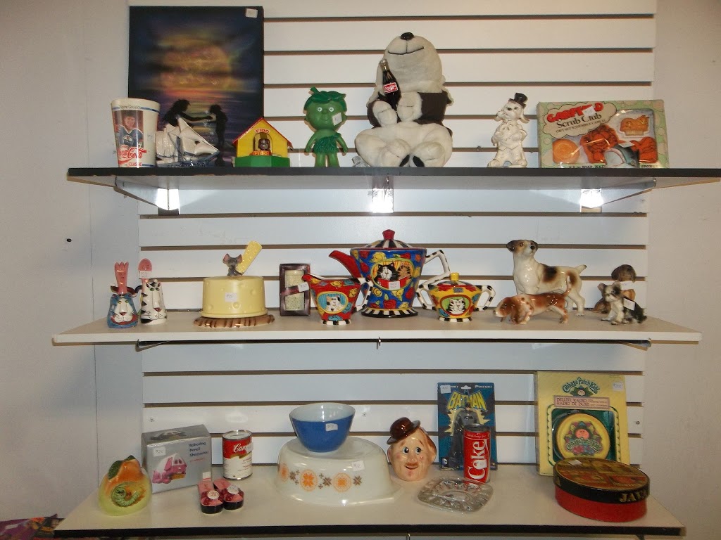 Queen Beez One Stop Swag Shop | 69 Erie Ave, Brantford, ON N3S 2E7, Canada | Phone: (519) 304-8884