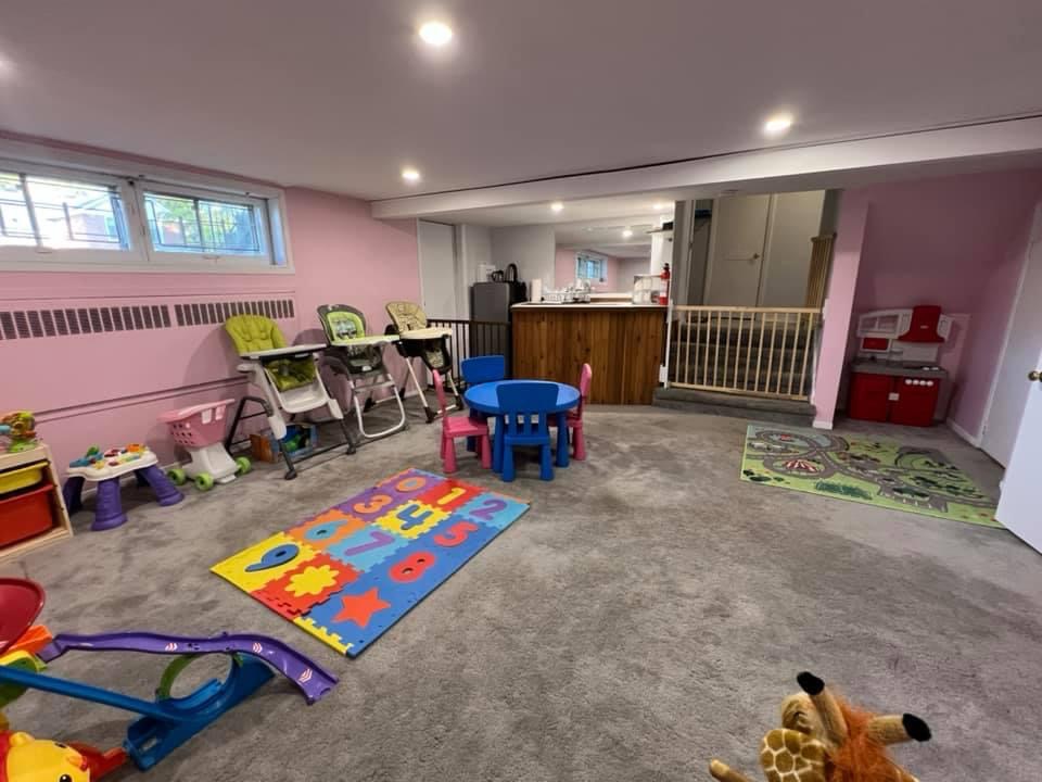 Paramita Daycare | 5580 Av. Glencrest, Côte Saint-Luc, QC H4V 2M1, Canada | Phone: (514) 264-8380