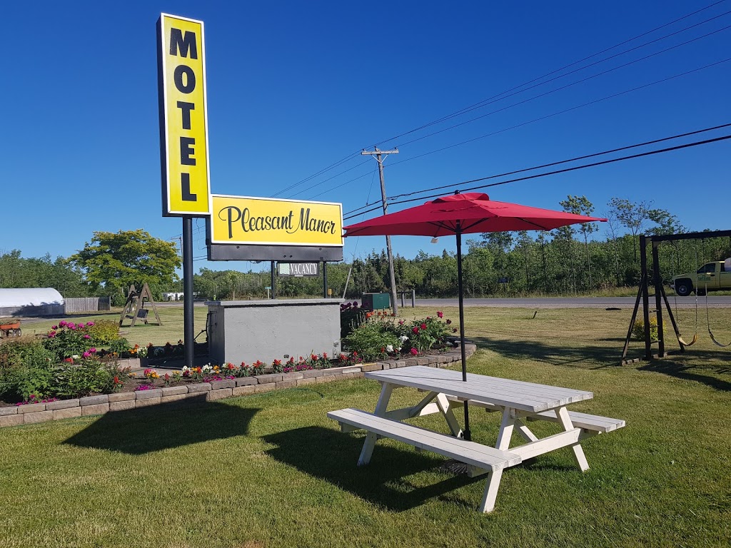 Pleasant Manor Motel | 9656 Beachwood Rd, Collingwood, ON L9Y 3Z7, Canada | Phone: (705) 445-4480