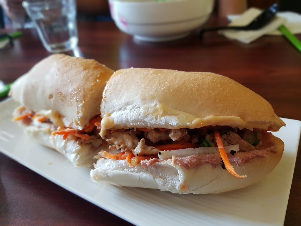 Chez Anh | 435 Sunnyside Ave, Ottawa, ON K1S 0S6, Canada | Phone: (613) 879-0466