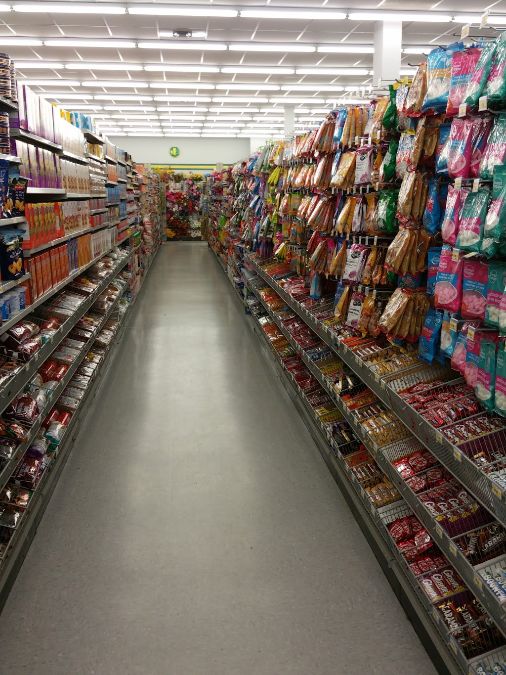 Dollarama 2077 Boulevard des Laurentides, Laval, QC H7M 4M2, Canada