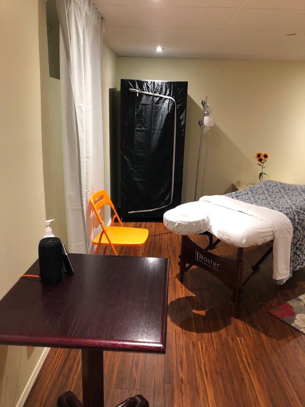 Adept A&T Massage Clinic of Winnipeg | 23 Blue Wing Pl, Winnipeg, MB R3Y 0C1, Canada | Phone: (204) 558-8888