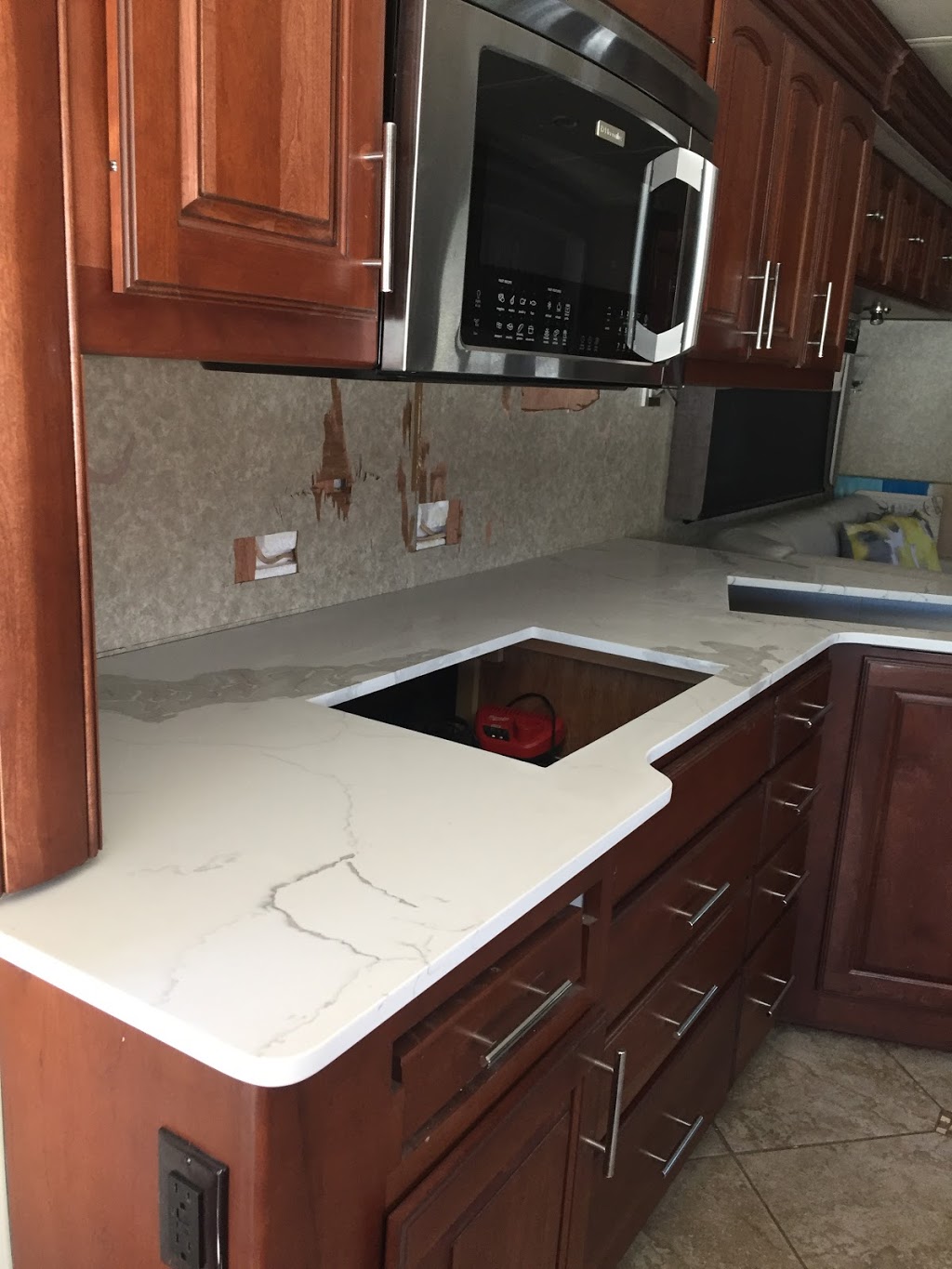 Ruby Flooring | 446 Donald St #4, Ottawa, ON K1K 1L9, Canada | Phone: (613) 834-4391