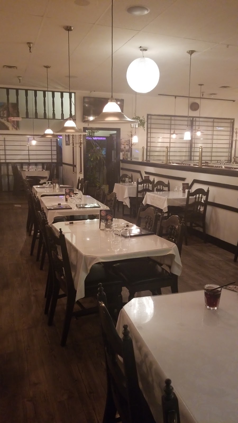Red Rose Restaurant in Surrey | 6914 King George Blvd, Surrey, BC V3W 4Z9, Canada | Phone: (604) 591-8850