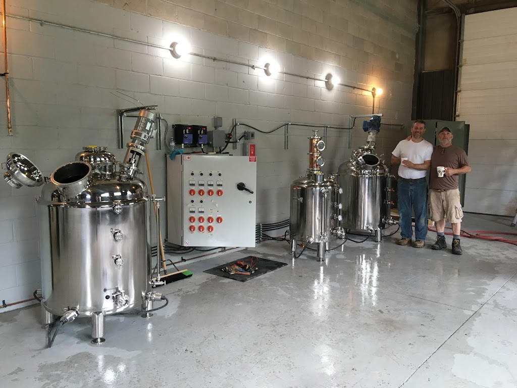 Teaghlach Ross Distillery | 28 Powder Mill Rd, Waverley, NS B2R 1E9, Canada | Phone: (902) 860-0540