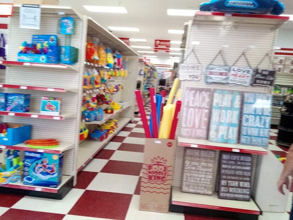 Great Canadian Dollar Store | Huntsville, ON P1H 1C2, Canada | Phone: (705) 990-0204