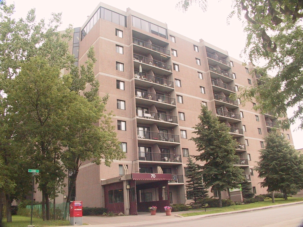 Le Clair Matin | 70 Rue Lévis, Longueuil, QC J4H 4C2, Canada | Phone: (450) 442-4221