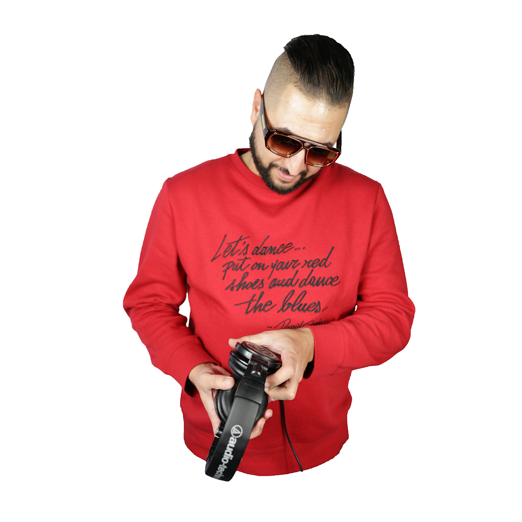 DJ T-ROW | 58 Rue Saint-Marc, Coaticook, QC J1A 2L8, Canada | Phone: (819) 434-2080