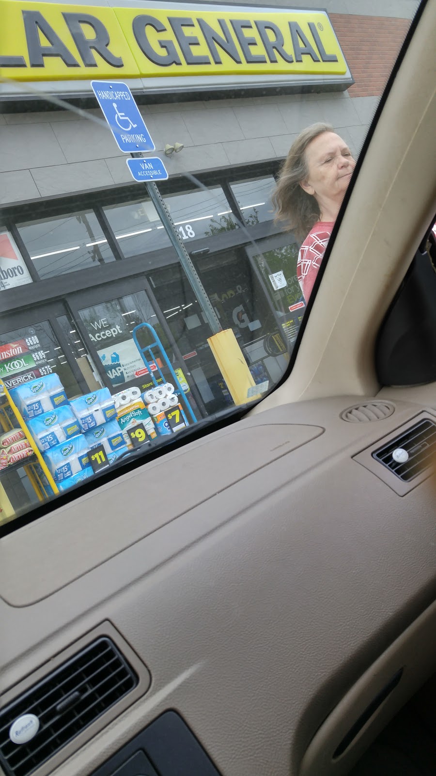 Dollar General | 818 Gratiot Blvd, Marysville, MI 48040, USA | Phone: (810) 388-1152