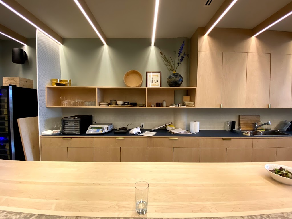 Ôkini | 156 Av. Laurier O, Montréal, QC H2T 2N7, Canada | Phone: (438) 380-0878