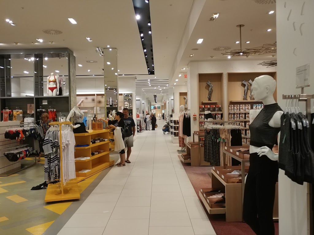 La Maison Simons | 7999 Boulevard des Galeries dAnjou, Anjou, QC H1M 1W9, Canada | Phone: (514) 356-1840