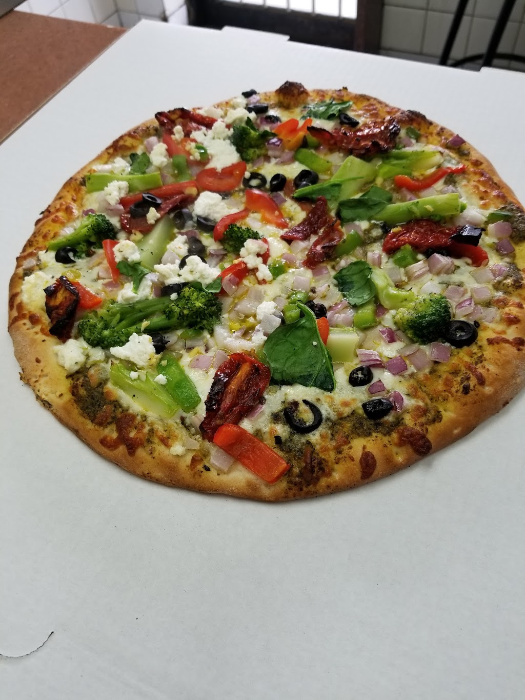 Pizza Bell & Wings | 96 Centennial Pkwy N #4, Hamilton, ON L8E 1H7, Canada | Phone: (905) 573-7333