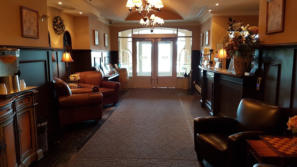 Le St-Martin Bromont Hôtel & Suites | 111 Boul. du Carrefour, Bromont, QC J2L 3L1, Canada | Phone: (866) 355-0044