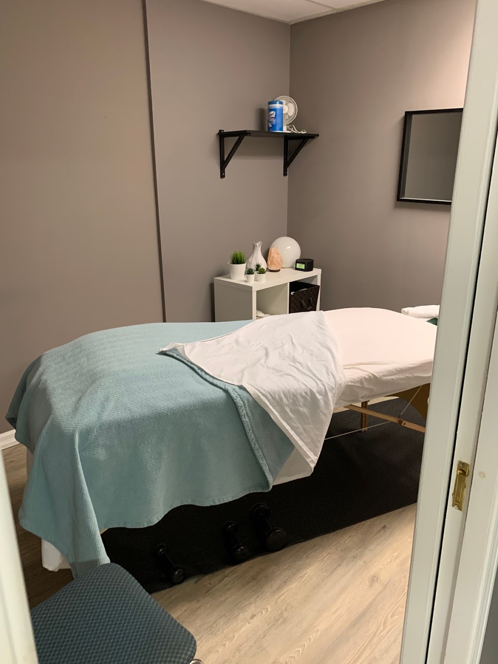 Quality Care Sports Injury & Rehab | 418 North Service Rd E #1C, Oakville, ON L6H 5R2, Canada | Phone: (905) 294-6172