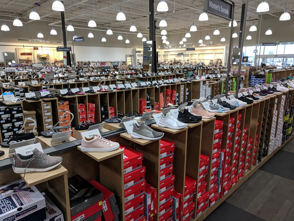 DSW Designer Shoe Warehouse | 1650 Victoria St E, Whitby, ON L1N 9L4, Canada | Phone: (289) 481-1352