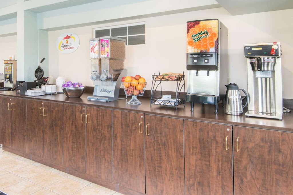 Super 8 by Wyndham Hamburg | 5442 Camp Rd, Hamburg, NY 14075, USA | Phone: (716) 276-0917
