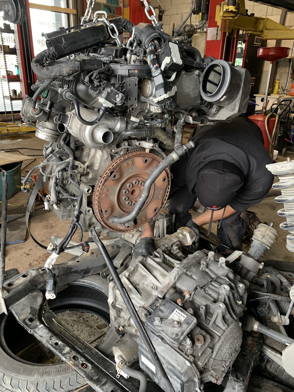 CHL Auto &.Tire Inc. | 5235 Mississauga Rd, Mississauga, ON L5M 2L9, Canada | Phone: (905) 463-0260