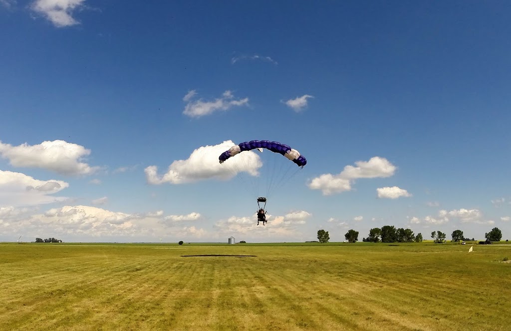 Skydive Extreme Calgary | Section 16, Township 28, Range 25, Meridian W4, Beiseker, AB T0M 0G0, Canada | Phone: (825) 994-7392