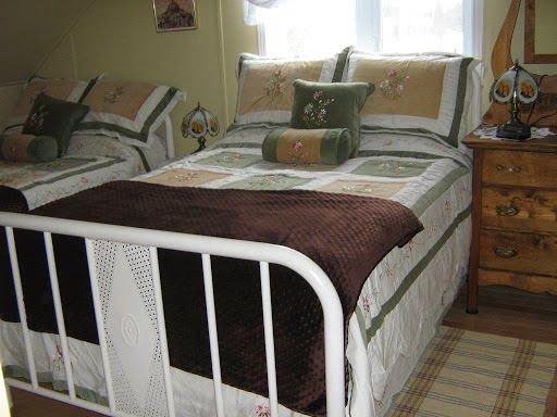 Gite chez France | 87 Rang de lÉglise N, Saint-Alban, QC G0A 3B0, Canada | Phone: (418) 268-3440