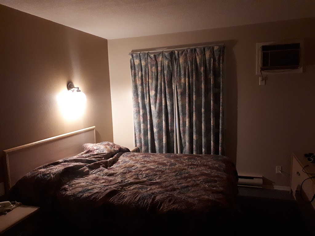 Riders Motor Inn | 1759 Trans-Canada Hwy, Kamloops, BC V2C 3Z6, Canada | Phone: (250) 374-2144