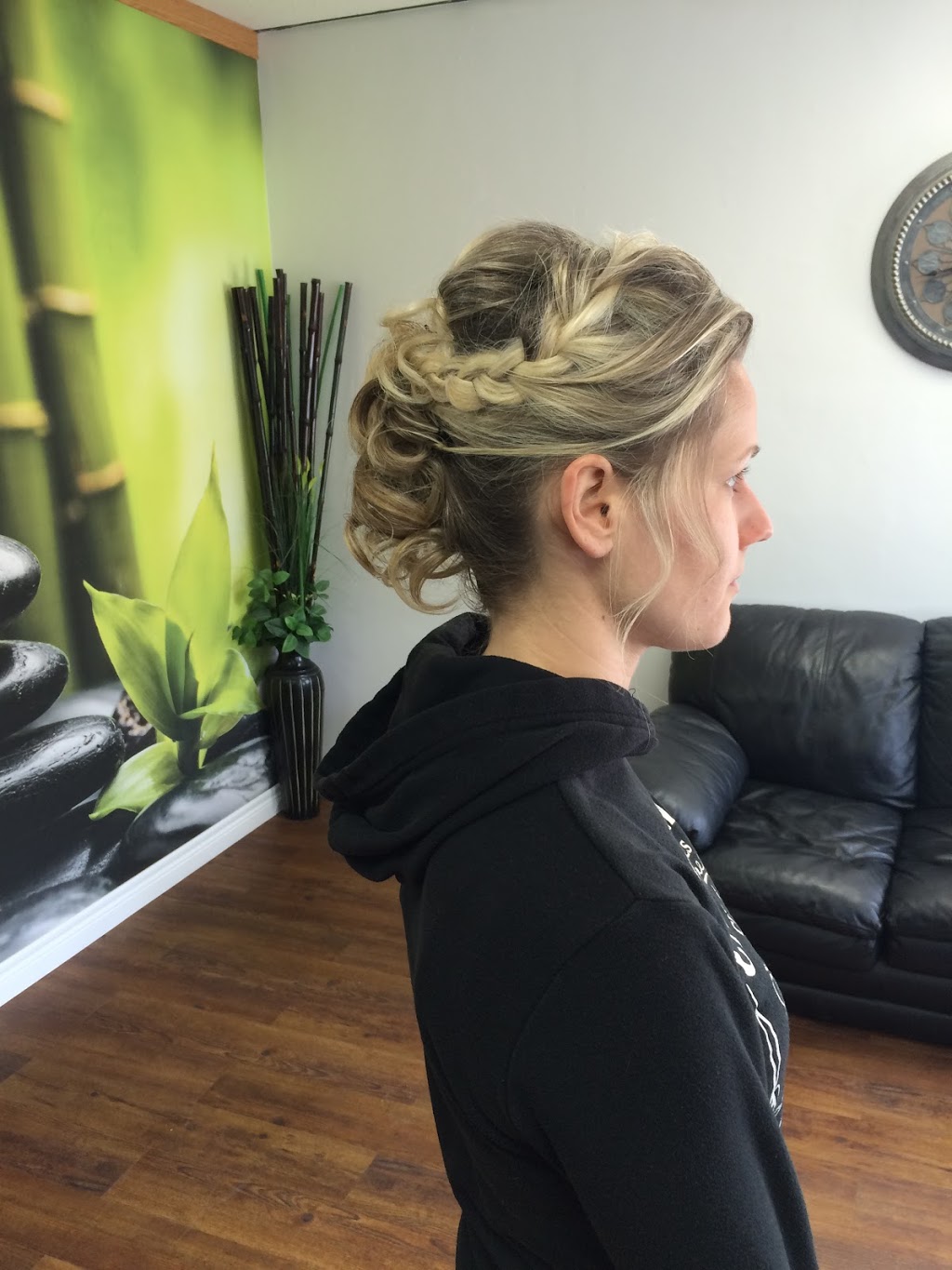 Bamboo Hair Stylists | 2 Sullivan Ave, Thorold, ON L2V 2X9, Canada | Phone: (905) 227-5526