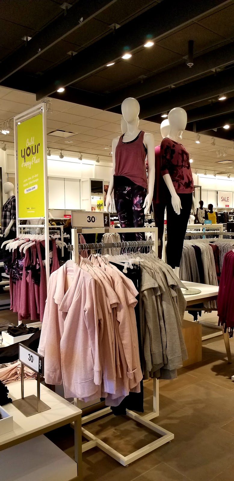 Reitmans | 49 Woodlawn Rd W, Guelph, ON N1H 1G8, Canada | Phone: (519) 821-4536