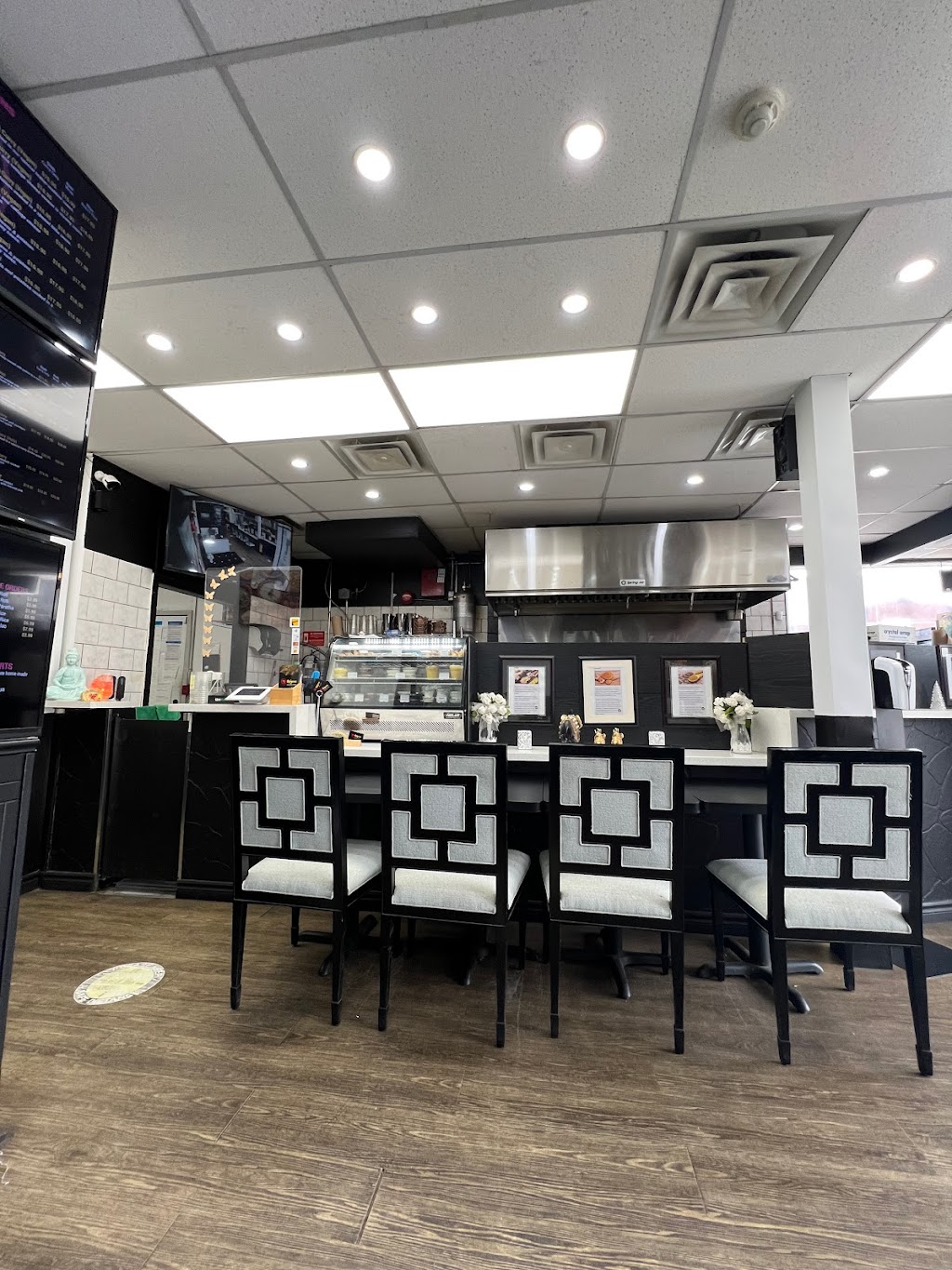 9 spices Indian roti cuisine | 92 Simcoe St N, Oshawa, ON L1G 4S2, Canada | Phone: (905) 240-0094