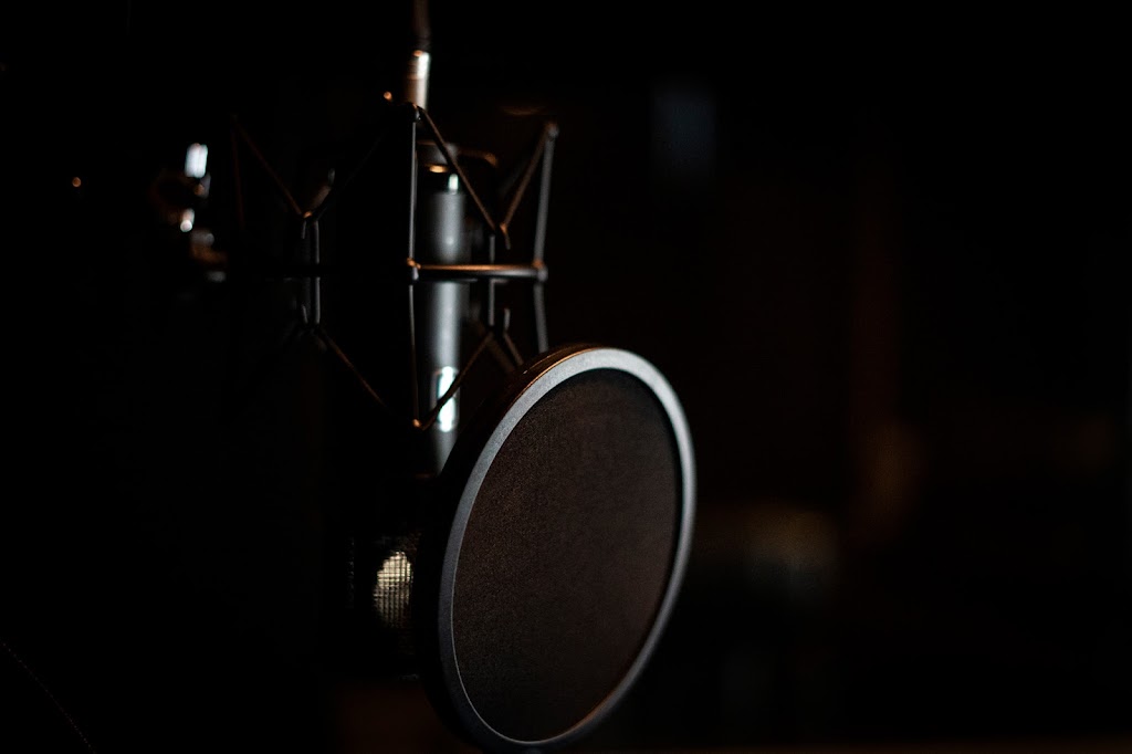 Lyrics Studio | 123 Armine Pl, Victoria, BC V8W 2H7, Canada | Phone: (250) 858-0687
