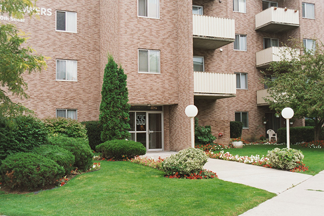 Shannon Towers | 535 Tenth Street, Collingwood, ON L9Y 4K6, Canada | Phone: (705) 444-6512