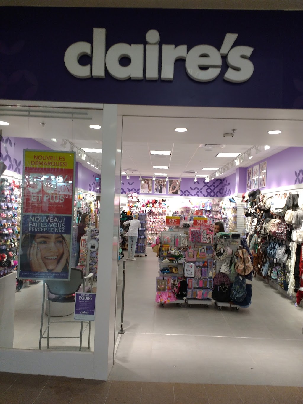 Claires | 5401 Bd des Galeries #111, Québec City, QC G2K 1N4, Canada | Phone: (418) 624-0660