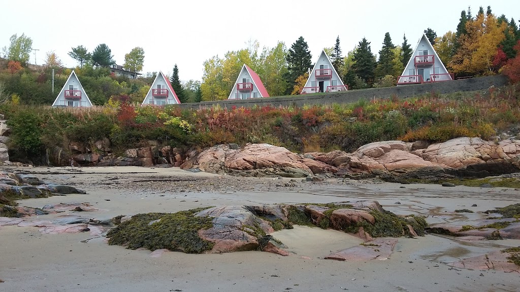 Chalets de lAnse-à-Jos | 46 Rue de la Réserve, Les Escoumins, QC G0T 1K0, Canada | Phone: (418) 233-2266
