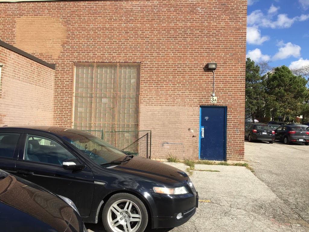 Lawrence Park Collegiate Institute | 125 Chatsworth Dr, Toronto, ON M4R 1S1, Canada | Phone: (416) 393-9500