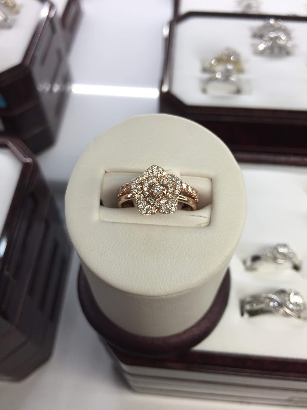 Affinity Distinctive Jewellery | 595 St Clair St, Chatham, ON N7L 3L3, Canada | Phone: (519) 351-5781