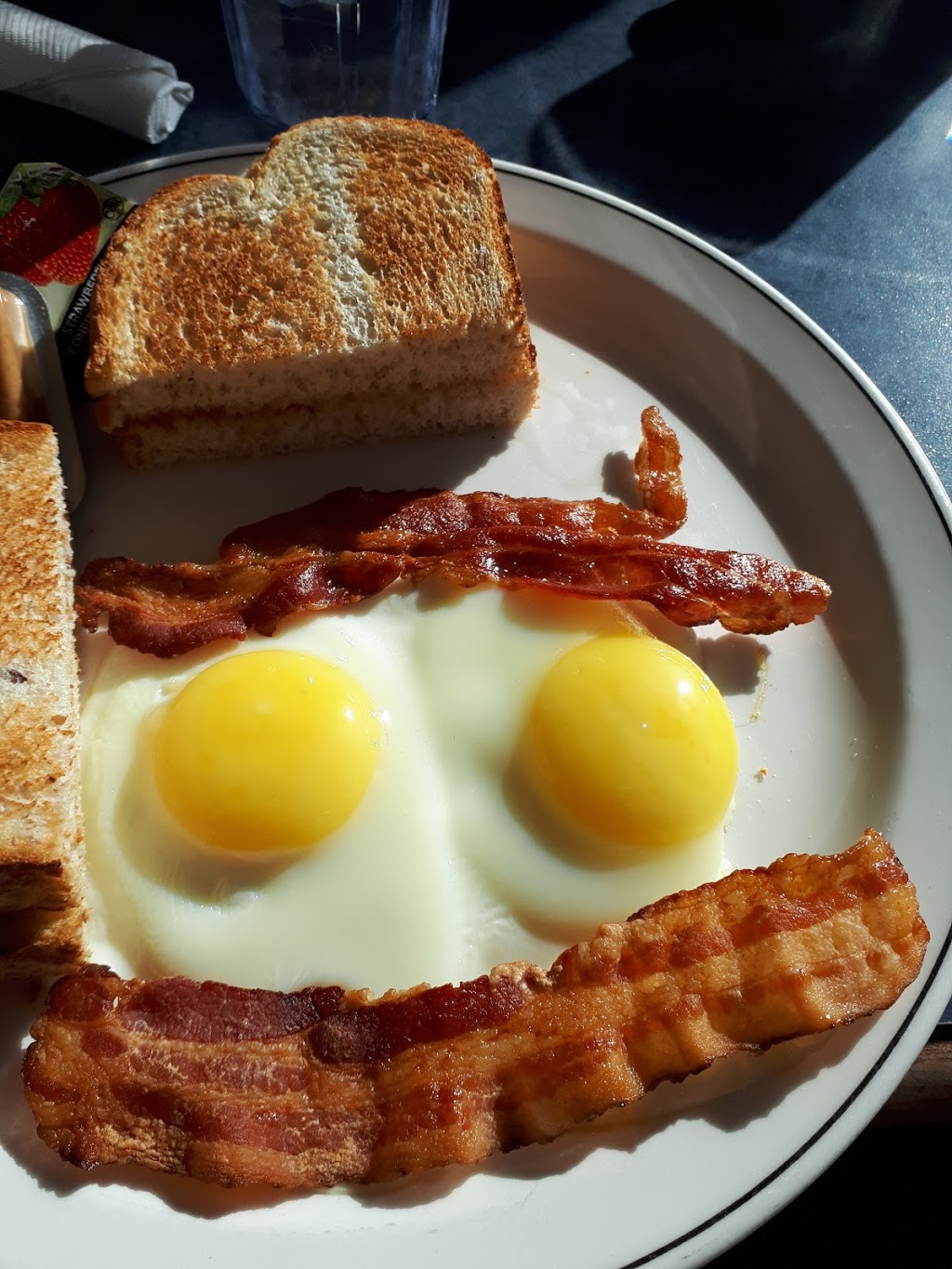 Husky House Restaurant | 1755 Prince of Wales Dr, Regina, SK S4Z 1A5, Canada | Phone: (306) 789-9808