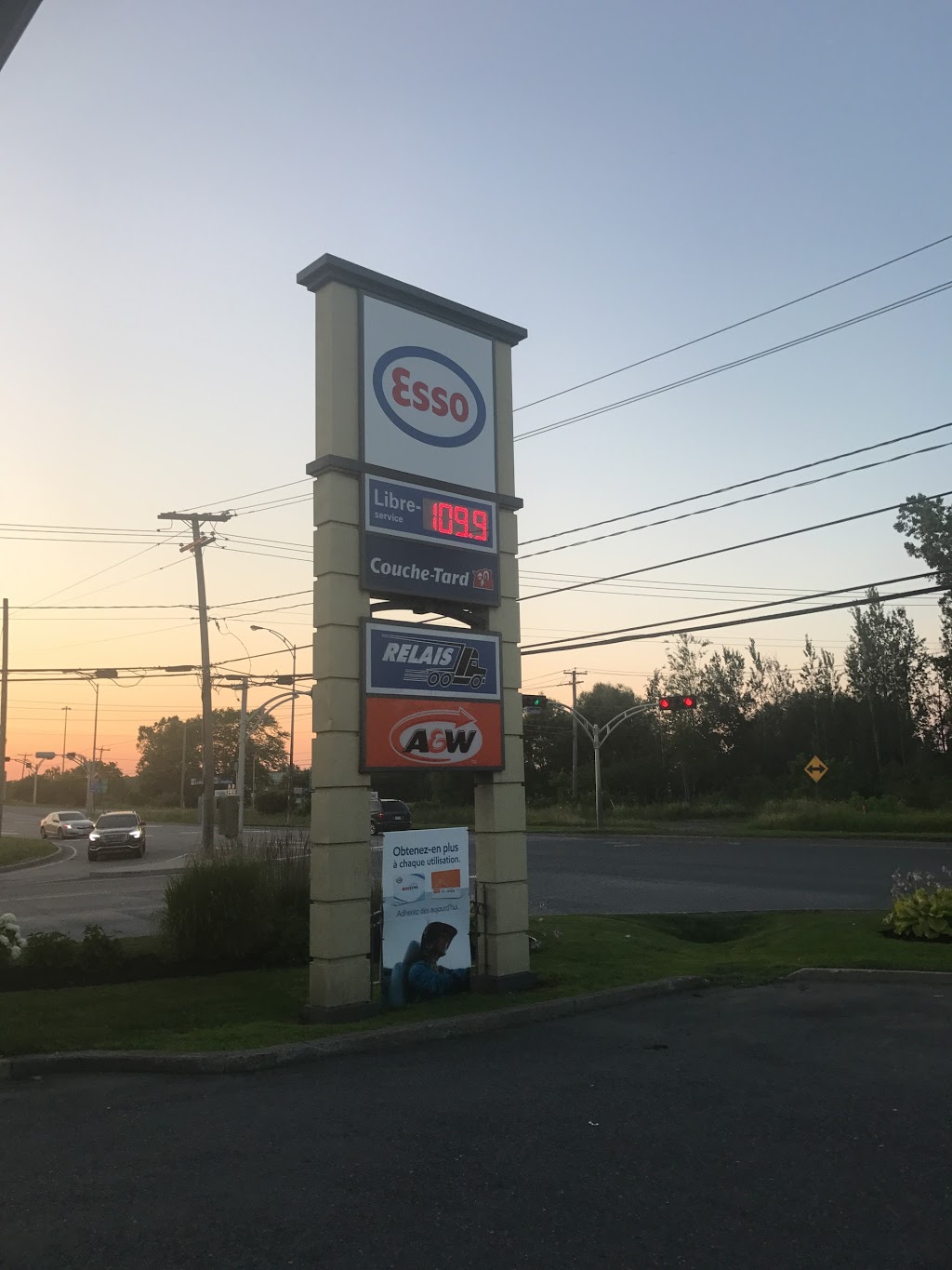 Esso | 2115 Rue Canadien, Drummondville, QC J2C 7V9, Canada | Phone: (819) 475-2239