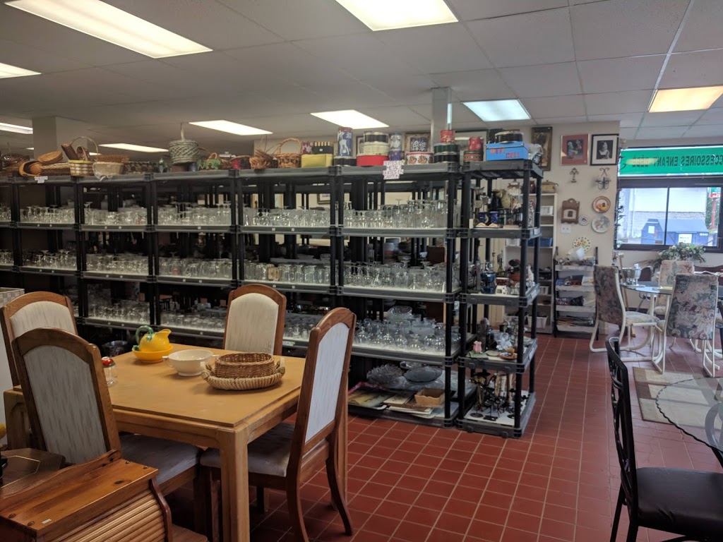Au Revend Dons | 1926 Boulevard Bastien, Québec, QC G2B 1C1, Canada | Phone: (418) 845-0130