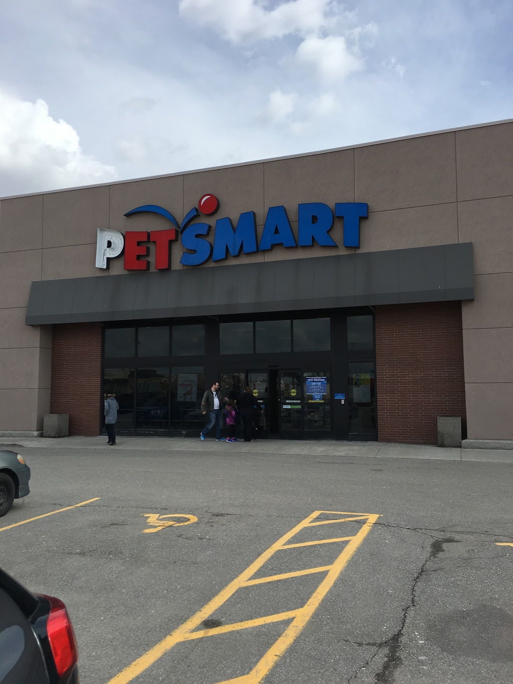 PetSmart 2050 Eglinton Ave E, Scarborough, ON M1L 2M6, Canada