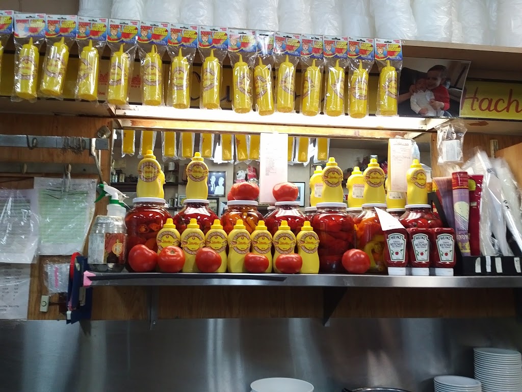 Lesters Deli | 1057 Avenue Bernard, Outremont, QC H2V 1V1, Canada | Phone: (514) 213-1313