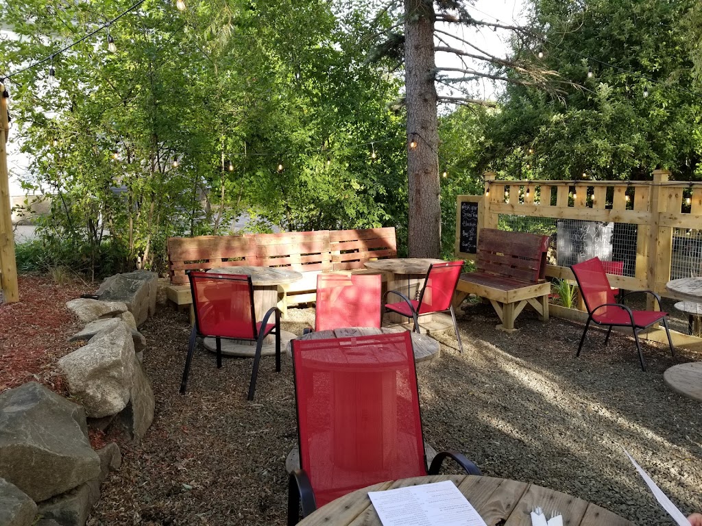 Winemakers Tavern | 498 Evangeline Trail, Lawrencetown, NS B0S 1M0, Canada | Phone: (902) 584-2183