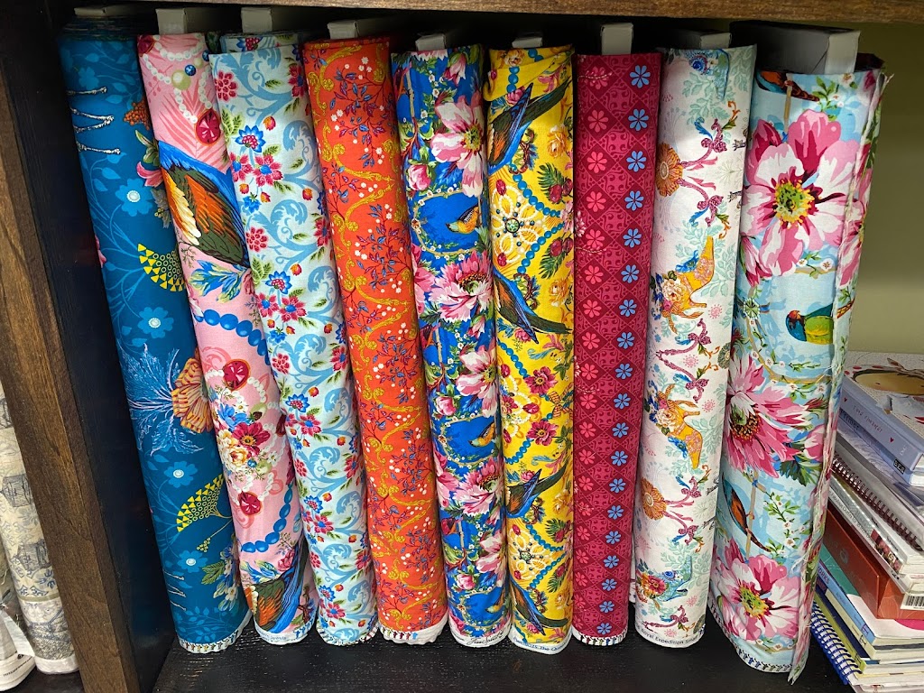 Artistic Quilts with Color | 14 Fitzgerald Rd, Trenton, ON K8V 0B1, Canada | Phone: (613) 438-6665