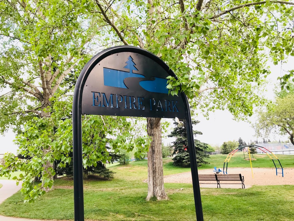 McKee School | 10725 51 Ave NW, Edmonton, AB T6H 0L3, Canada | Phone: (780) 435-7140