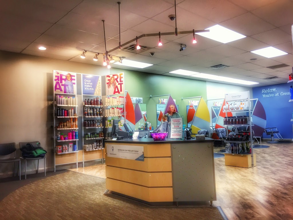 Great Clips | 4865 24th Ave Ste 200, Fort Gratiot Twp, MI 48059, USA | Phone: (810) 385-8300