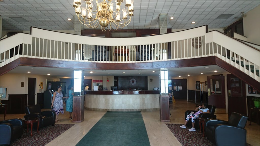 Ramada by Wyndham London | 817 Exeter Rd, London, ON N6E 1W1, Canada | Phone: (519) 681-4900