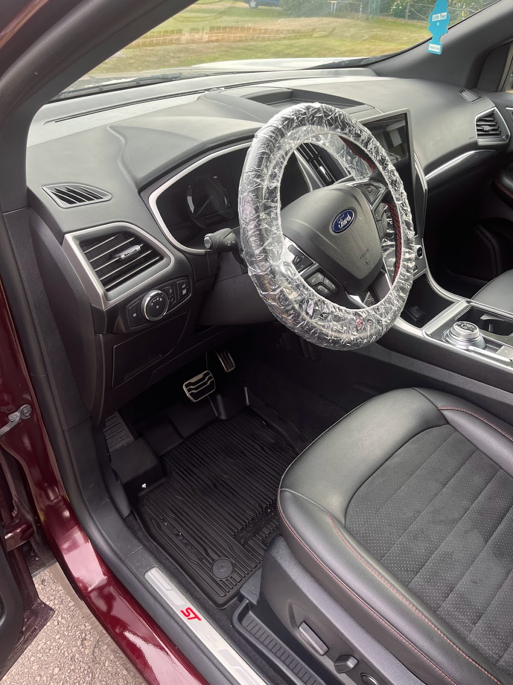 Luxury Details | 620 John St, Dunnville, ON N1A 1R6, Canada | Phone: (905) 864-5448