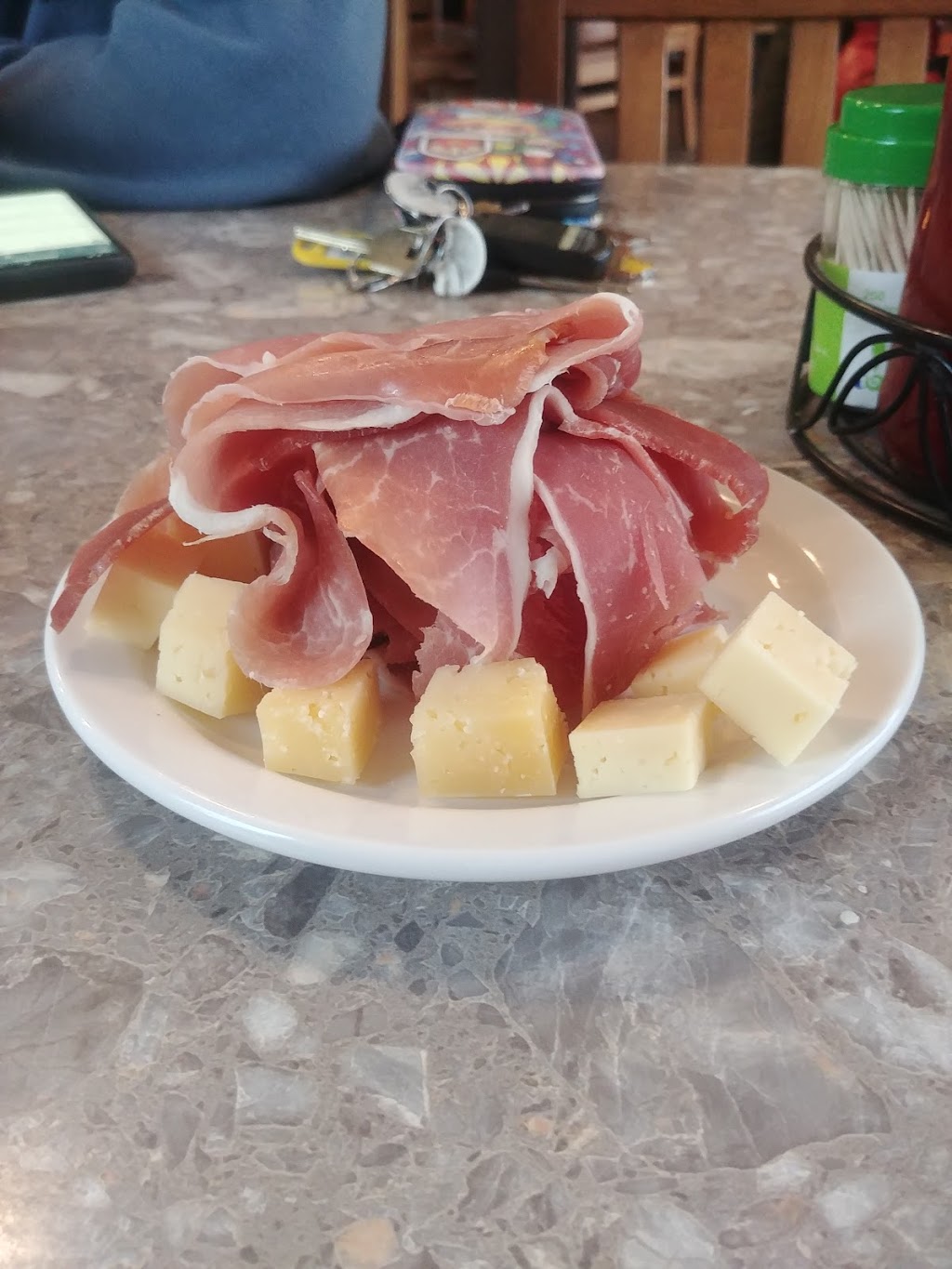 King of the Pigs | 706 Hamilton Rd, London, ON N5Z 1T6, Canada | Phone: (519) 452-1310