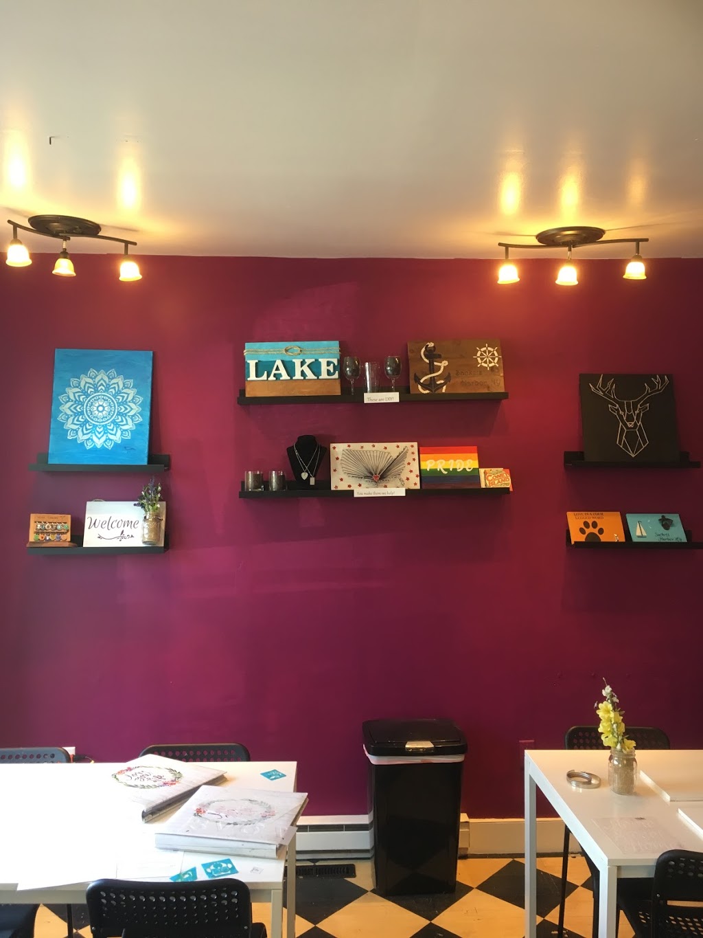 Main Street Crafts and Drafts | 201 W Main St, Sackets Harbor, NY 13685, USA | Phone: (315) 646-7146