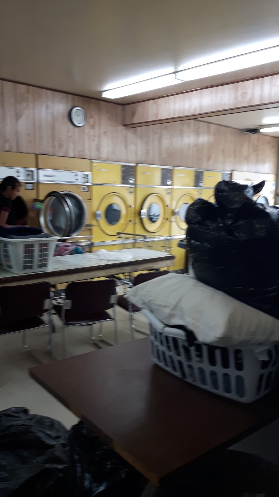 A & L Laundromat | 599 8 Ave E, Prince Albert, SK S6V 2L4, Canada | Phone: (306) 764-2022