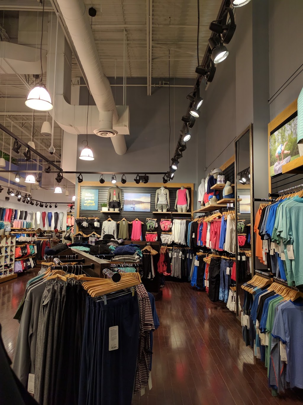 lululemon | 1 Bass Pro Mills Dr Unit 164A, Vaughan, ON L4H 0A1, Canada | Phone: (905) 669-2039