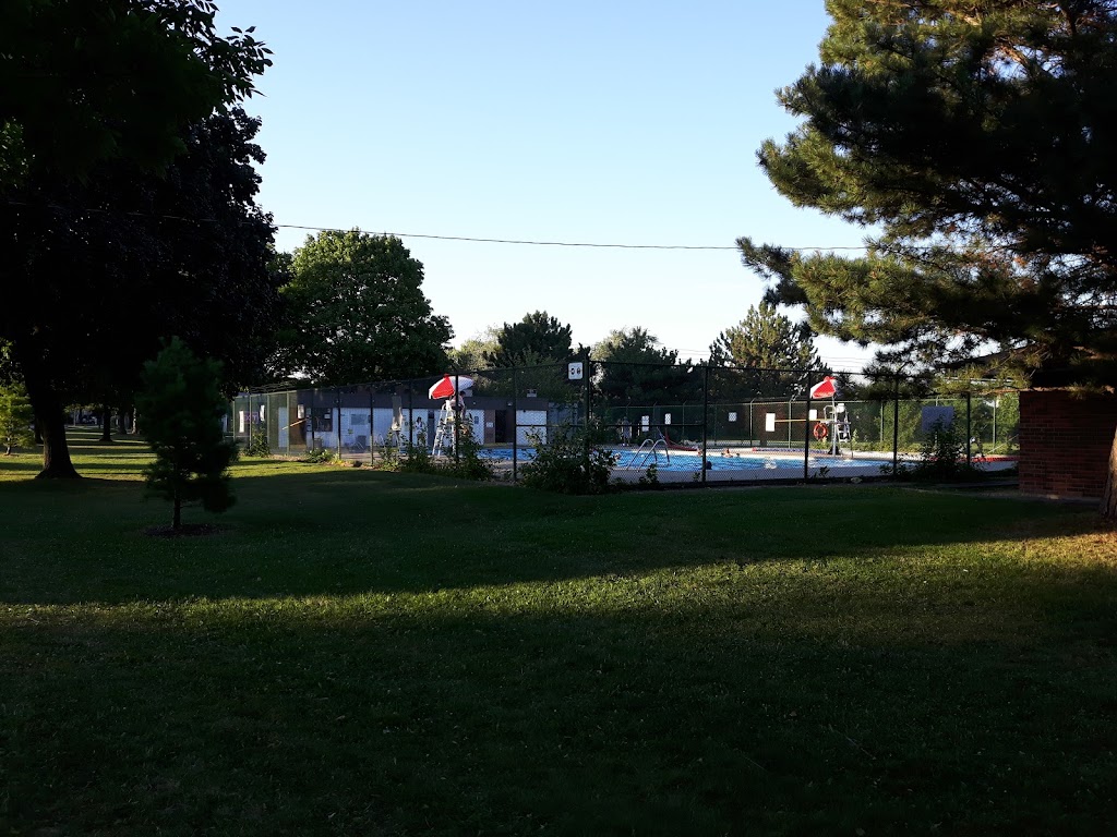 Eringate Outdoor Pool | 121 Wellesworth Dr, Etobicoke, ON M9C 4R8, Canada | Phone: (416) 394-8485