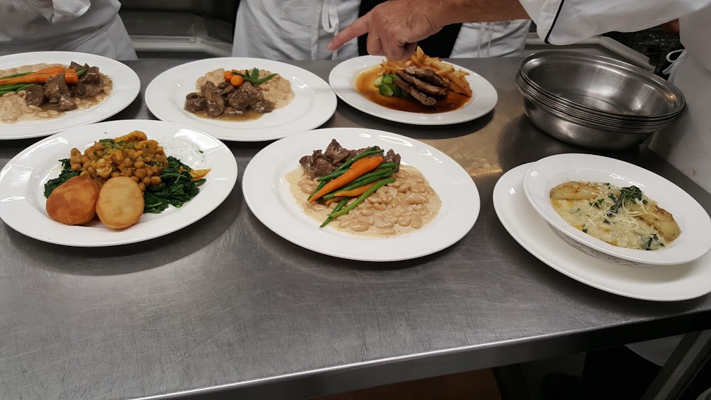 Georgian Dining Room | 1 Georgian Dr, Barrie, ON L4M 3X9, Canada | Phone: (705) 722-5142
